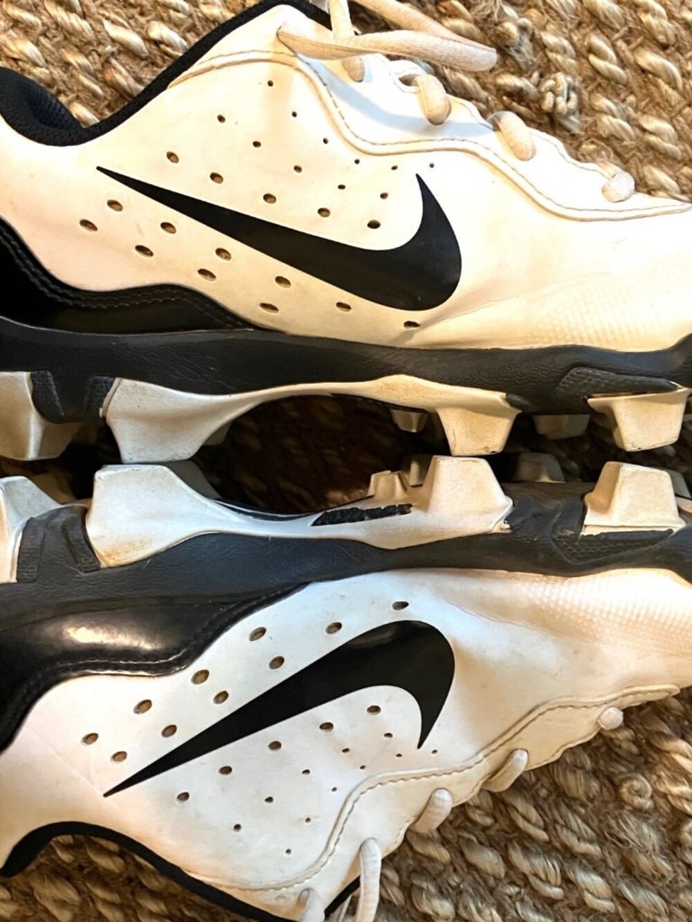 Youth Nike Cleats - White (6Y)